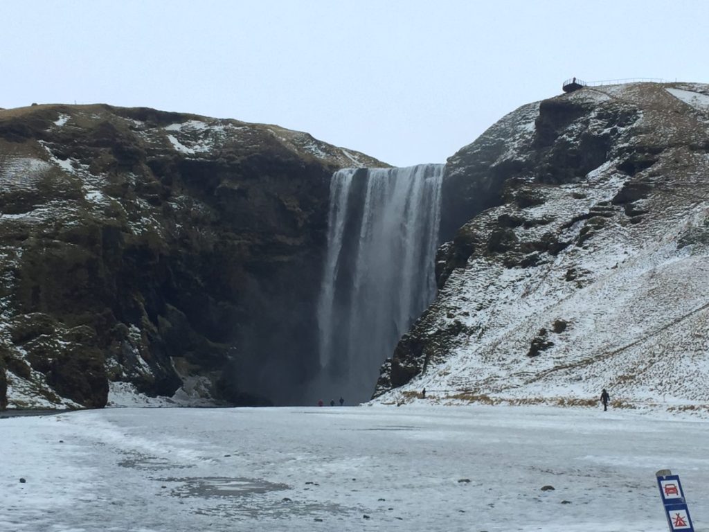 Skógafoss solo female travel icelend winter roadtrip