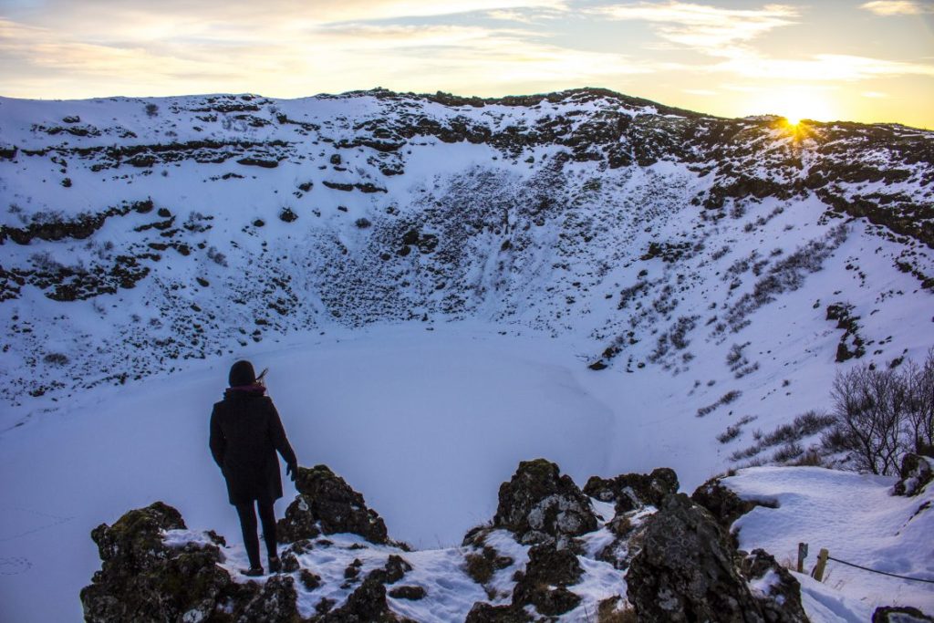 kerid crater golden cirlce solo female travel icelend winter roadtrip