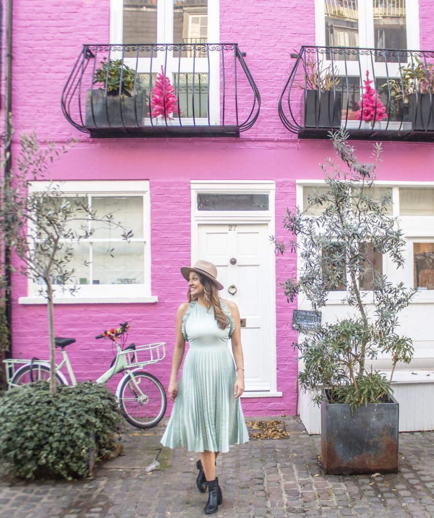 Instagrammable streets in Notting Hill London St Luke's Mews Love Actually Solo Female Travel Blog
